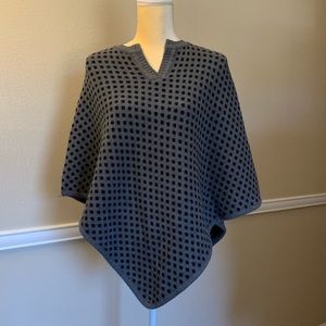 NWOT PURE FINE 100% WOOL SWEATER PONCHO☃️💨❄️